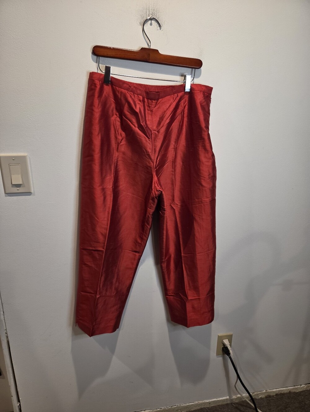 Coldwater Creek Size 12 Red Silk Crop Dress Pants